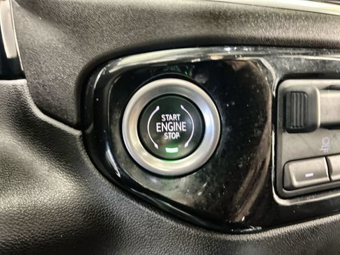 Certified 2022 Chevrolet Silverado 1500 LTZ AWD/4WD image 17
