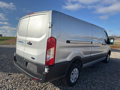 Used 2023 Ford E-Transit Low Roof image 5