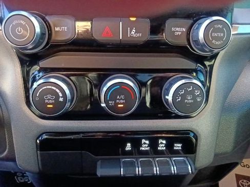 Used 2025 RAM 1500 Big Horn AWD/4WD image 23