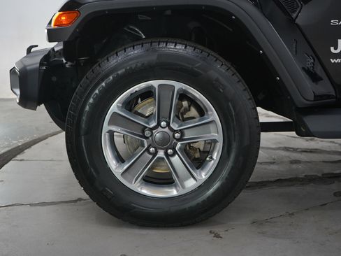 Used 2021 Jeep Wrangler Unlimited Sahara w/ Uconnect 4C Nav & Sound Group AWD/4WD image 28