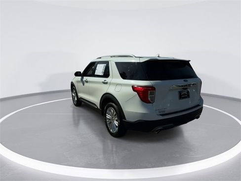 Used 2022 Ford Explorer Limited w/ Limited Technology Package image 6