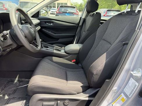 Certified 2025 Honda Accord SE image 15