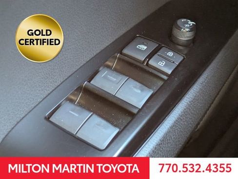 Used 2025 Toyota Camry SE image 23