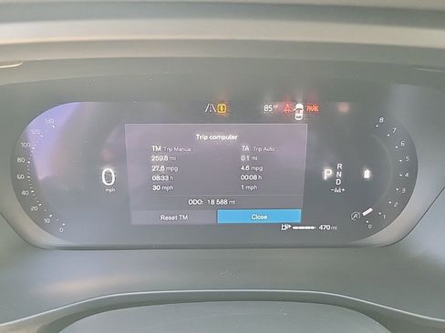 Used 2025 Volvo XC40 B5 Plus image 17