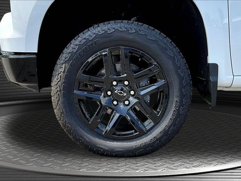 Used 2026 Chevrolet Silverado 1500 LT Trail Boss w/ Convenience Package II AWD/4WD image 25