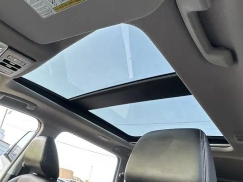 Used 2021 Nissan Rogue Platinum FWD image 24