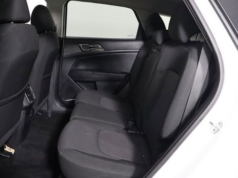 Used 2023 Kia Sportage LX FWD image 17