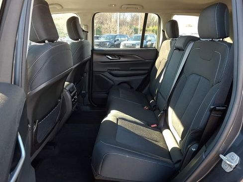 Used 2023 Jeep Grand Cherokee Laredo image 13