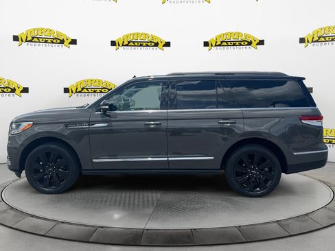Used 2022 Lincoln Navigator Black Label AWD/4WD image 2