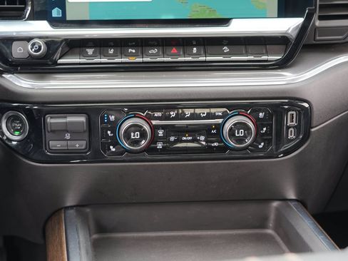 Used 2024 Chevrolet Silverado 3500 High Country w/ High Country Premium Package AWD/4WD image 23