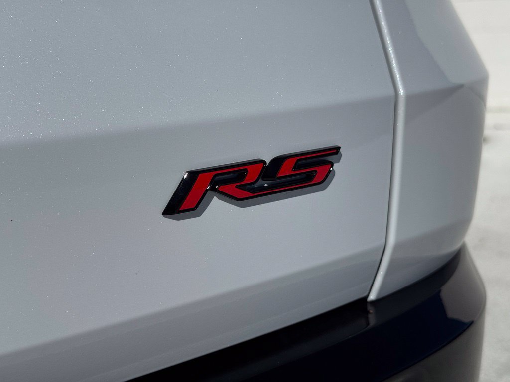 New 2027 Chevrolet Traverse RS w/ LPO, Floor Liner Package FWD image 15