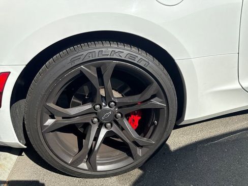 Used 2020 Chevrolet Camaro SS image 29