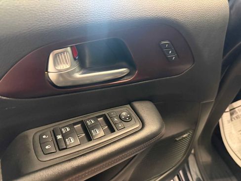 Used 2020 Chrysler Pacifica Limited FWD image 21