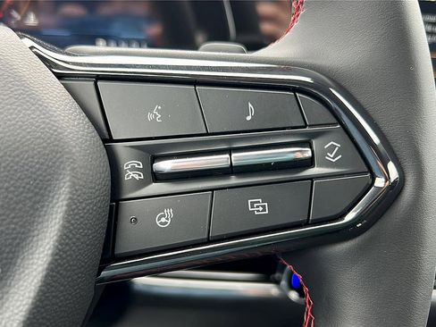 New 2026 Chevrolet Equinox RS w/ Convenience Package III FWD image 8