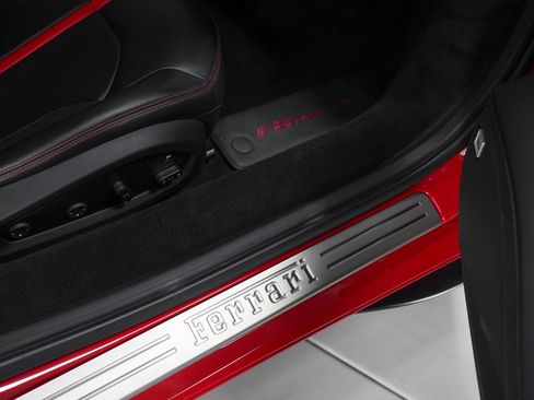 Used 2022 Ferrari F8 Tributo RWD image 35