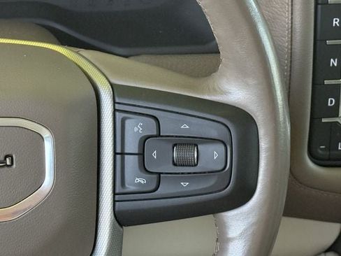 Used 2022 GMC Yukon XL Denali AWD/4WD image 14