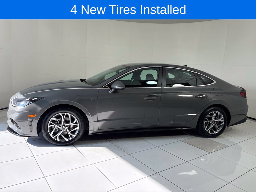 Used 2022 Hyundai Sonata SEL w/ Preferred Accessory Package FWD image 2