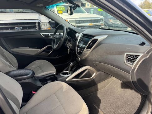 Used 2013 Hyundai Veloster image 13
