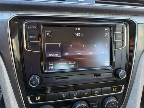 Used 2016 Volkswagen Passat 1.8T R-Line image 29