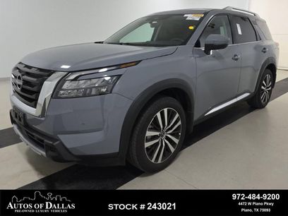 Used 2025 Nissan Pathfinder Platinum
