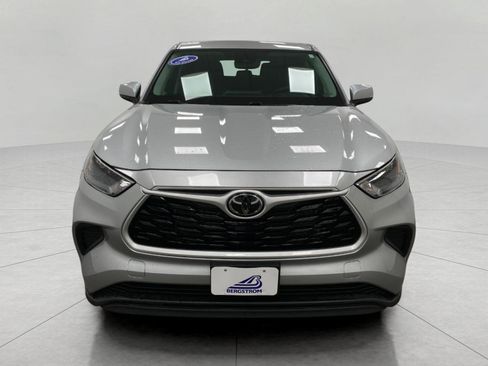 Used 2023 Toyota Highlander L image 10