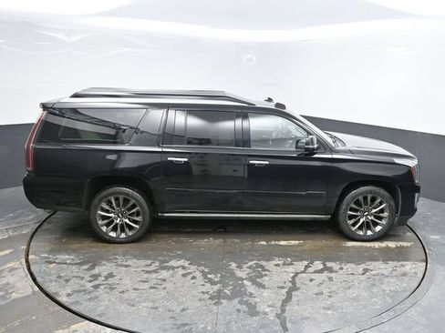 Used 2020 Cadillac Escalade ESV Platinum w/ Escalade Sport Edition AWD/4WD image 47