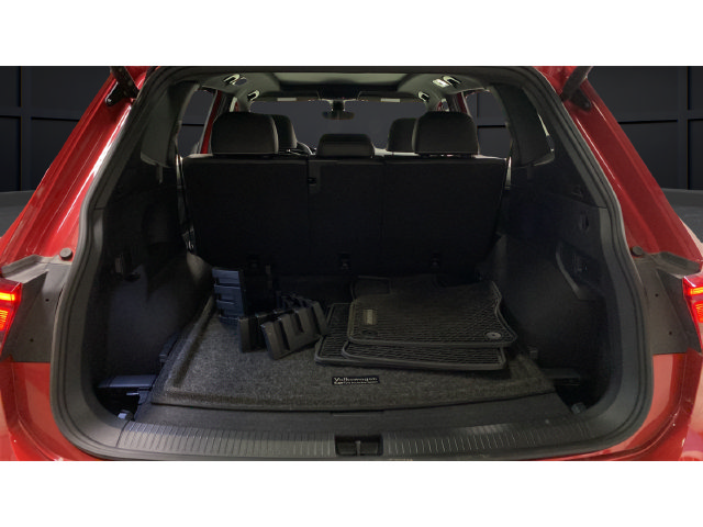 Used 2024 Volkswagen Tiguan SEL R-Line AWD/4WD image 26