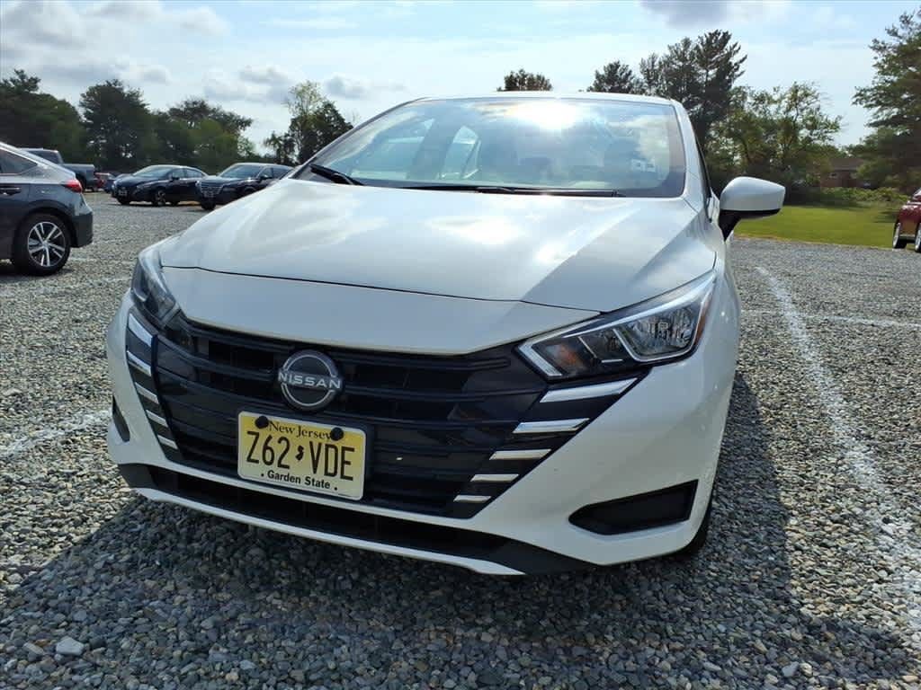 Used 2024 Nissan Versa SV FWD image 4