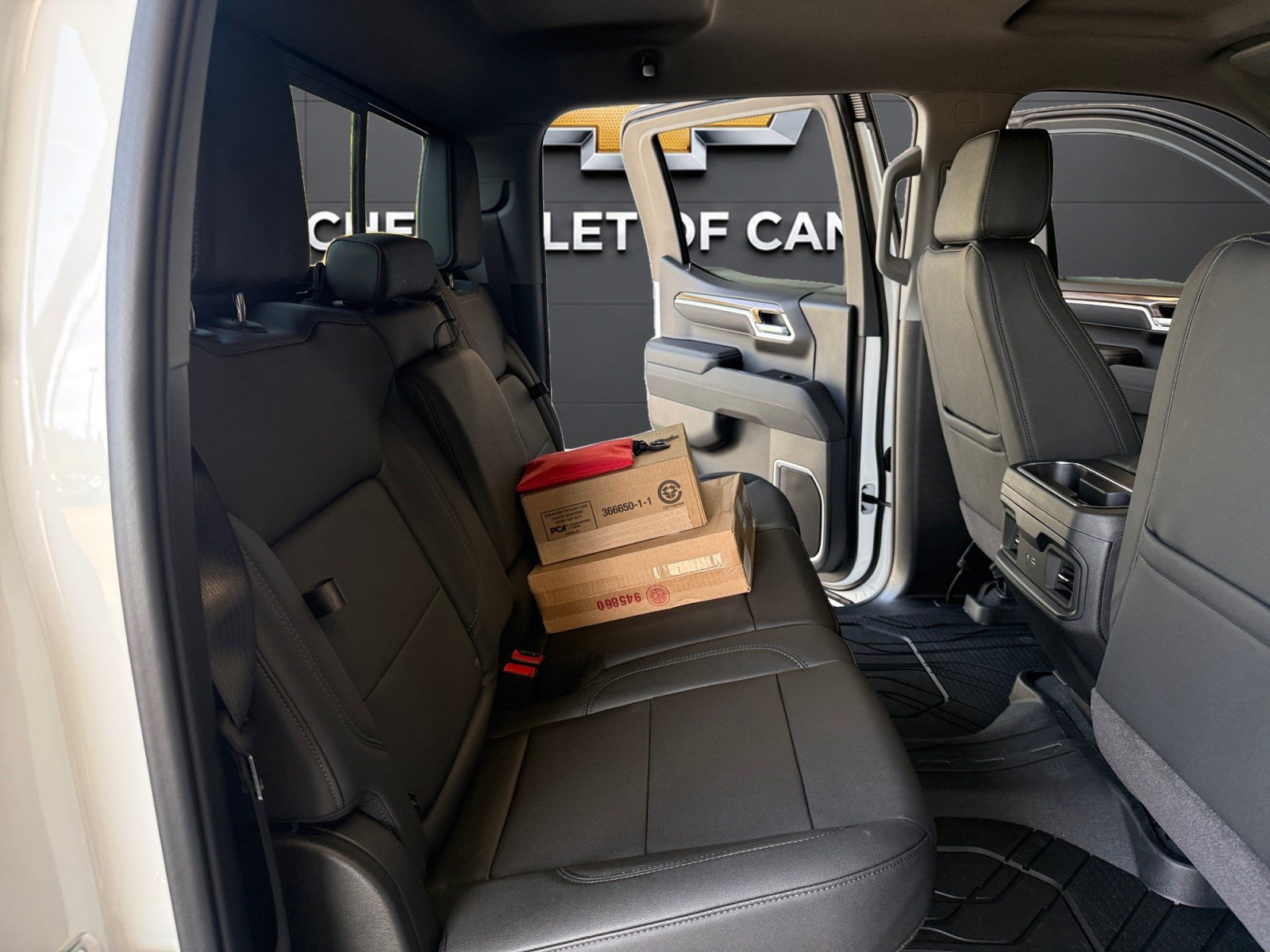 New 2026 Chevrolet Silverado 1500 RST w/ Redline Edition AWD/4WD image 15