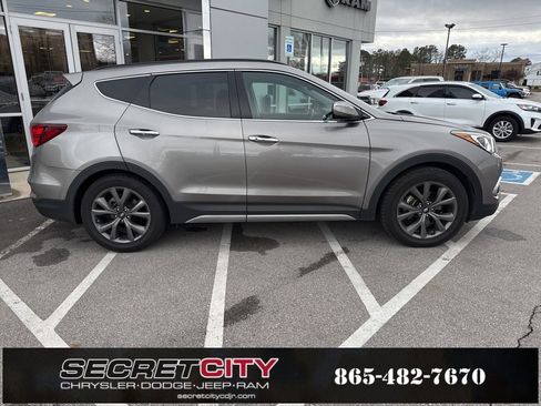 Used 2018 Hyundai Santa Fe Sport image 8