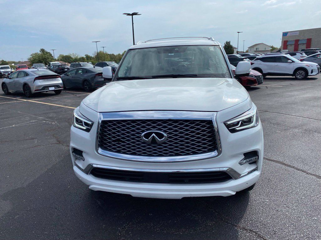 Used 2019 INFINITI QX80 Luxe w/ Proassist Package AWD/4WD image 3