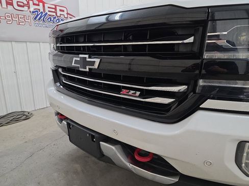 Used 2017 Chevrolet Silverado 1500 LTZ Z71 w/ Redline Edition image 9