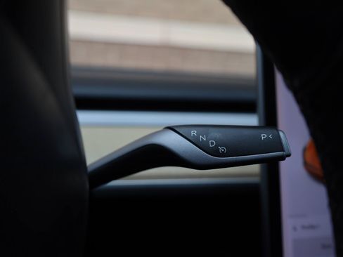 Used 2018 Tesla Model 3 Long Range RWD image 34