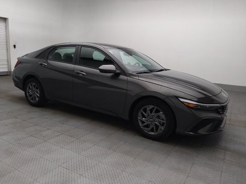 Used 2024 Hyundai Elantra SEL FWD image 11