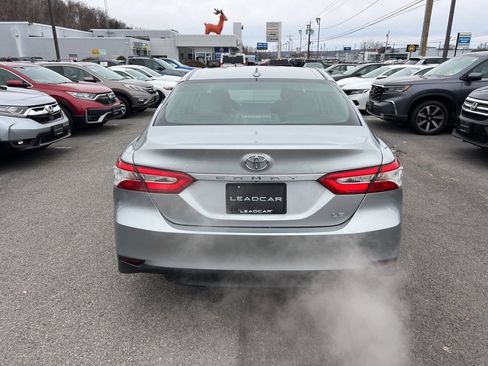 Used 2020 Toyota Camry LE image 4