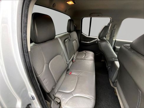 Used 2012 Nissan Frontier SL AWD/4WD image 25