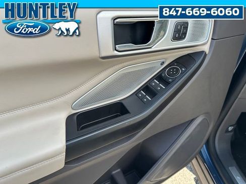 Used 2020 Ford Explorer Platinum w/ Premium Technology Package AWD/4WD image 26