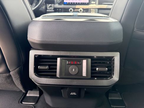Used 2026 Ford F250 Platinum AWD/4WD image 13