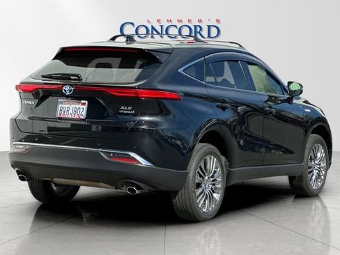 Used 2021 Toyota Venza XLE w/ Carpet Mat Package (TMS) image 4