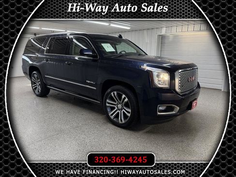 Used 2017 GMC Yukon XL Denali image 1