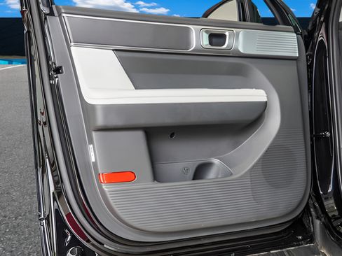 Certified 2025 Hyundai Santa Fe SEL FWD image 30
