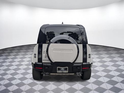 New 2026 Land Rover Defender 110 X-Dynamic SE AWD/4WD image 6