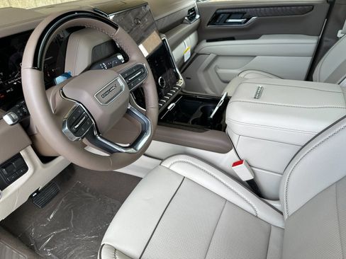New 2026 GMC Yukon XL Denali w/ Denali Reserve Package AWD/4WD image 10