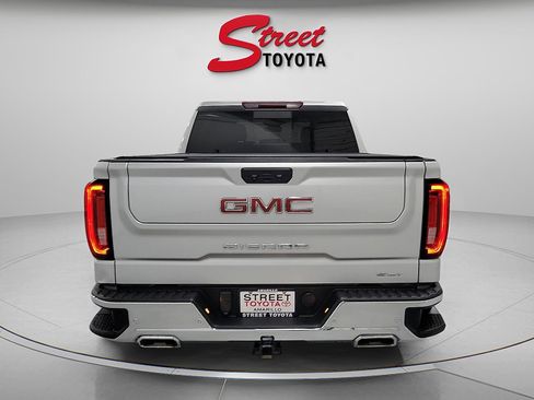 Used 2022 GMC Sierra 1500 SLT w/ SLT Premium Plus Package AWD/4WD image 3