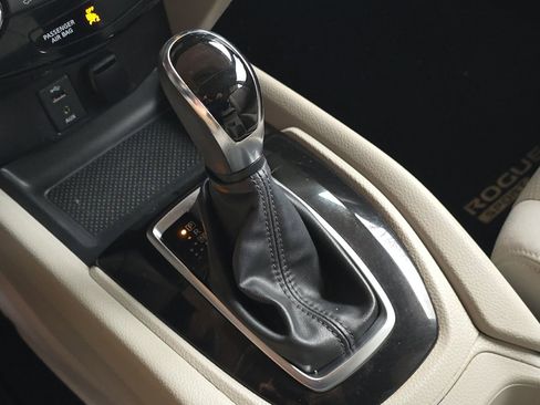 Used 2017 Nissan Rogue Sport SV image 29