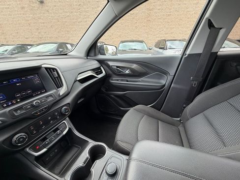 Used 2024 GMC Terrain SLE FWD image 34