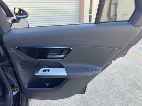 Used 2025 Mercedes-Benz GLC 350e 4MATIC image 49