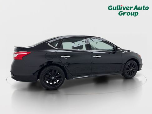 Used 2018 Nissan Sentra SR w/ SR Midnight Edition Package FWD image 9