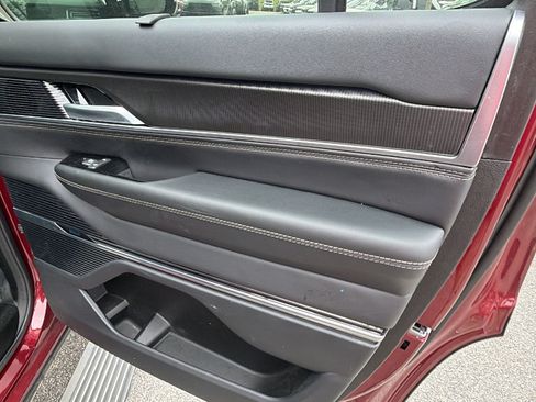 Certified 2025 Jeep Grand Wagoneer Series II Obsidian w/ Quick Order Packagew 28T AWD/4WD image 21