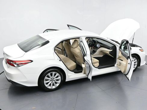 Used 2019 Toyota Camry LE FWD image 35